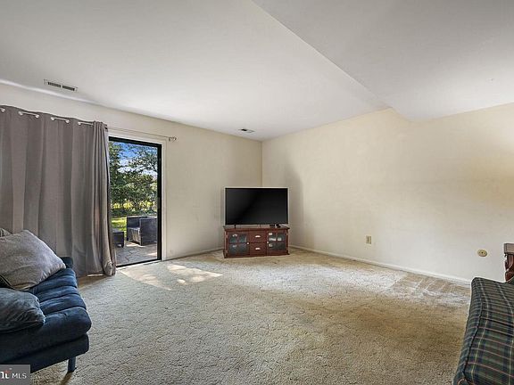 5th image of 447 Alder Rd