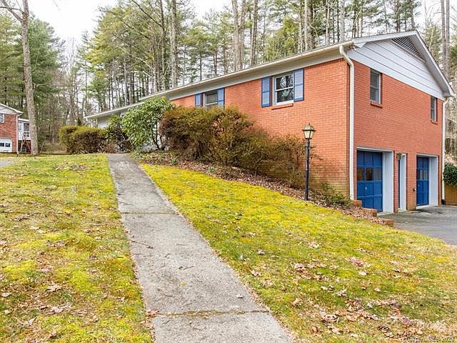 1st image of 135 Haywood Knolls Dr