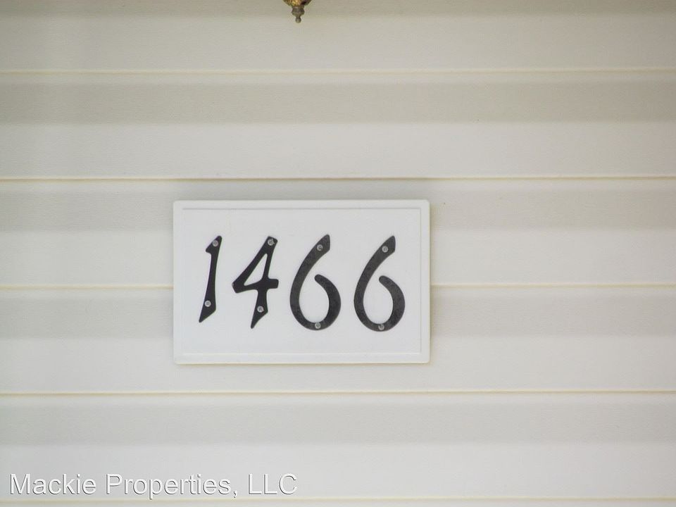 2nd image of 1466 W Rockcrest Dr