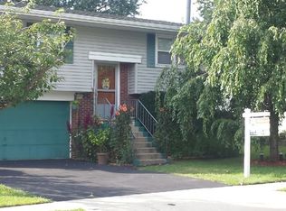 718 Geneva Ave, Romeoville, IL 60446