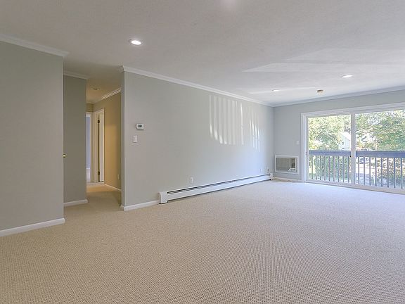 3rd image of 551 Glendale Ave