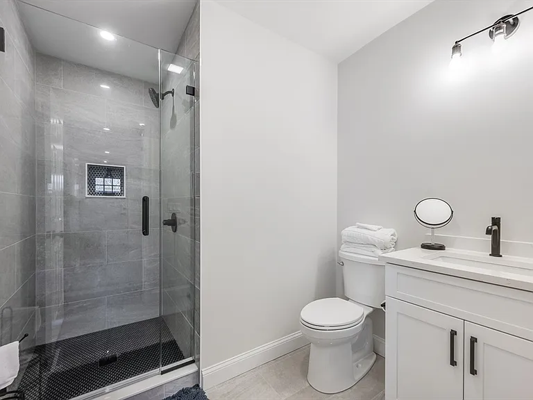 32 Perthshire Rd #2 — Photo 27