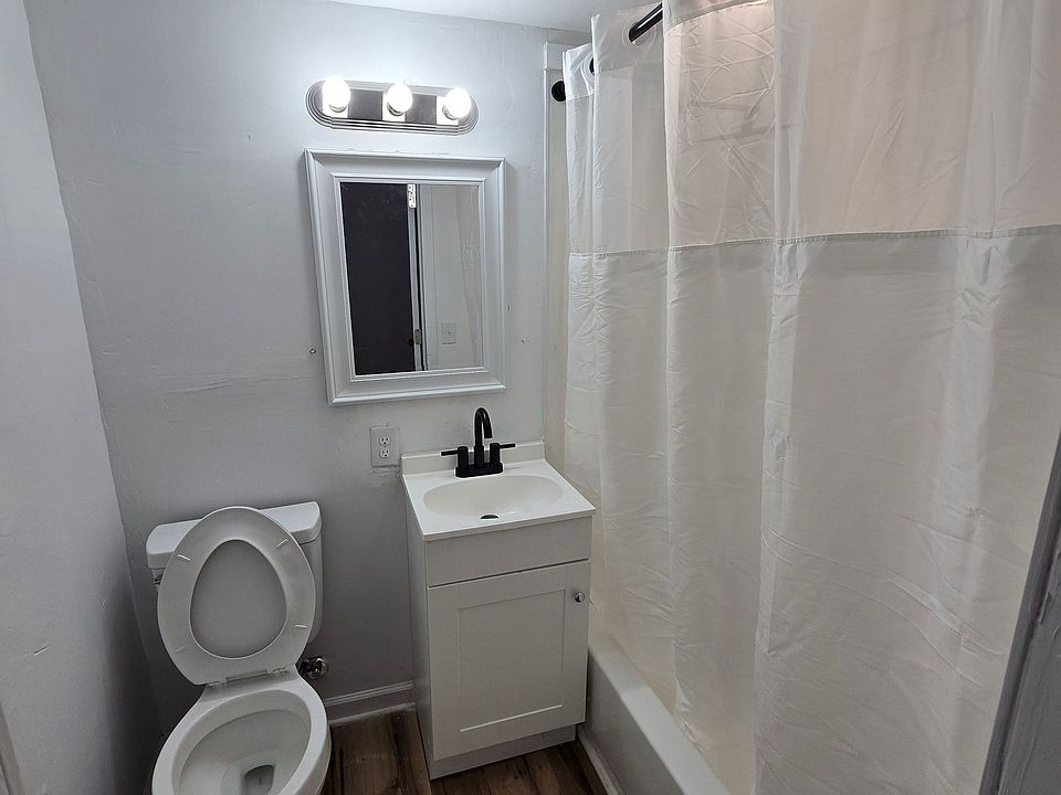 2nd image of 719 S Main St #5