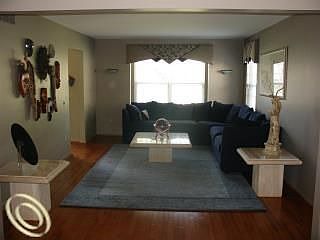 4th image of 31037 Cedar Creek Dr