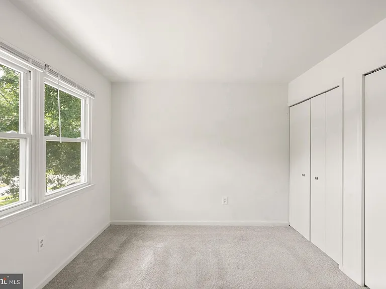 8902 Huxley Ct — Photo 36