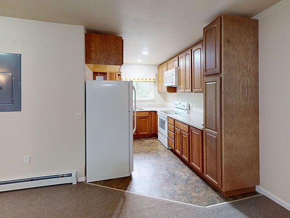 2nd image of 2681 Mockler Ave