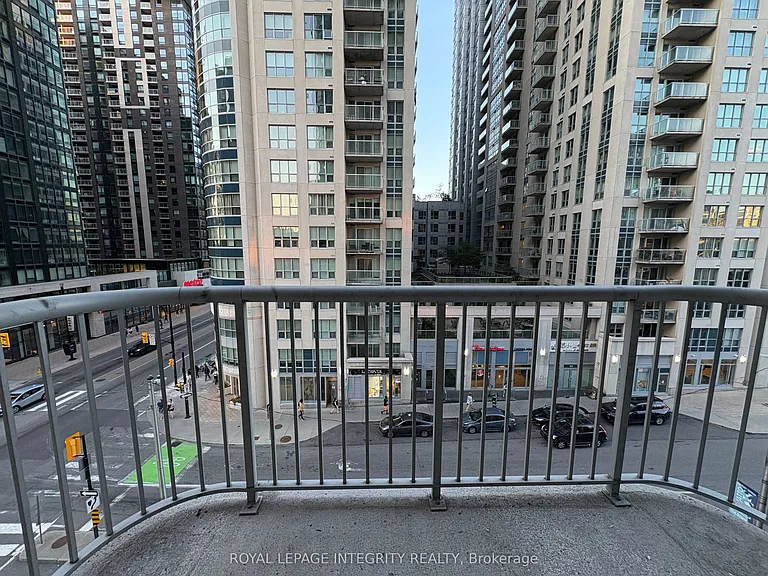 234 Rideau St #504A — Photo 25