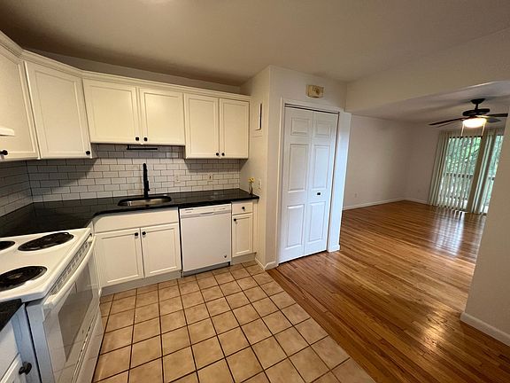 2nd image of 233 Fox Run Ln