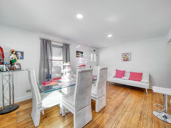 5th image of 209 N Prairie Ave