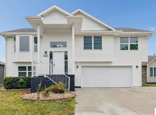 1820 Spring Meadow Dr, Lincoln, NE 68521