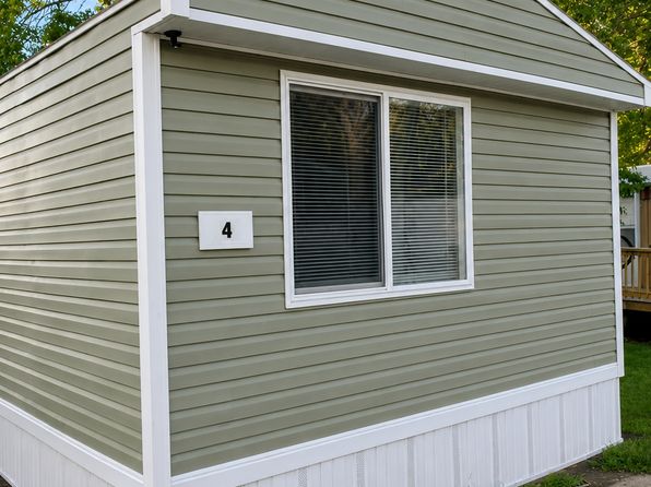 4 Deerwood Dr
