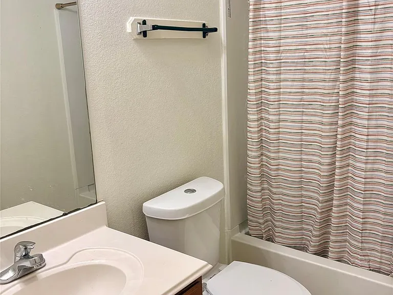7806 Maverick Trace Ln — Photo 17