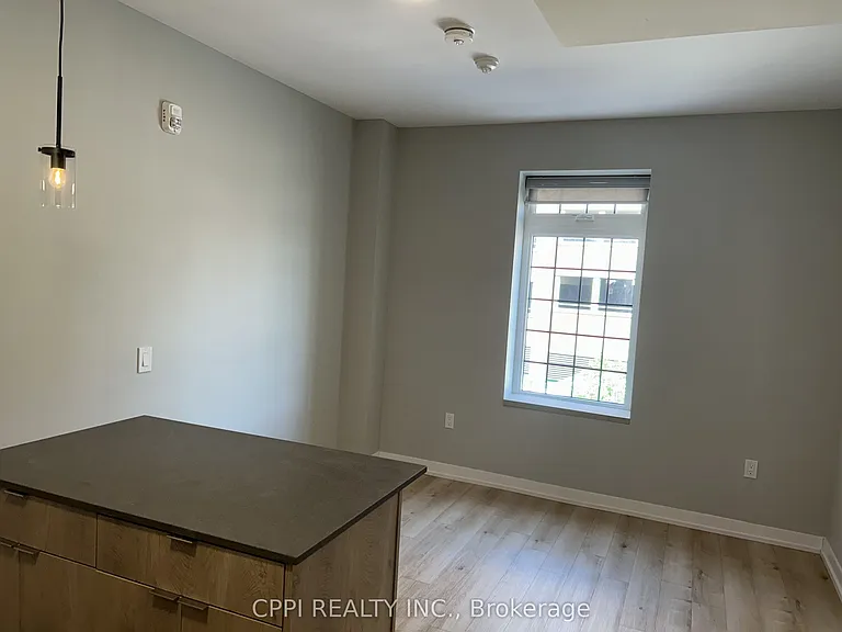 70 King St E #313 — Photo 3