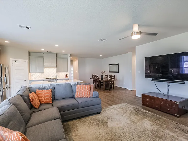 28635 Hazel Trl — Photo 8