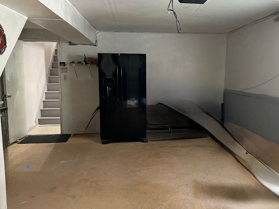 1st image of 423 Eltingville Blvd