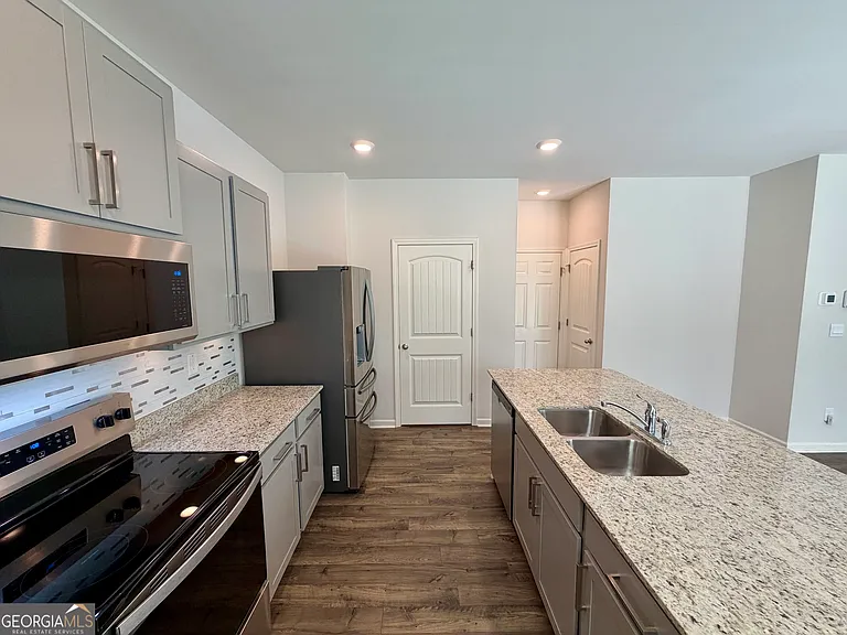 8233 Bluewater Dr — Photo 9