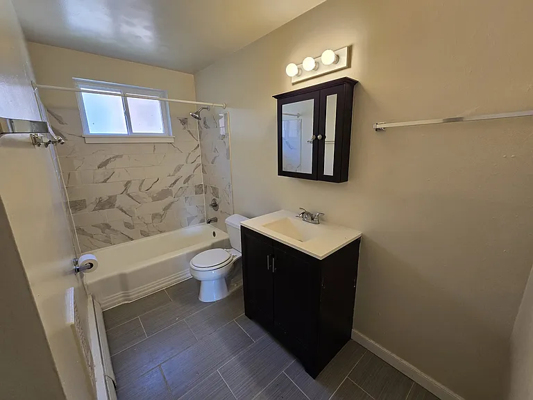 3212 Ellwood Ave #D — Photo 5