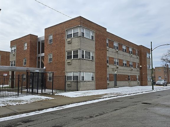 2nd image of 2411 W Balmoral Ave APT 3D