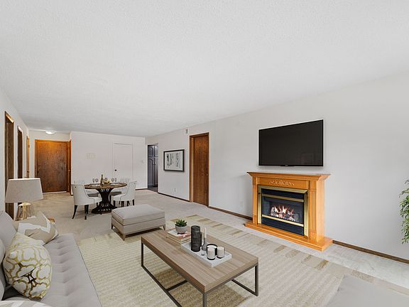 2nd image of 2101 Chateau Ct APT 201