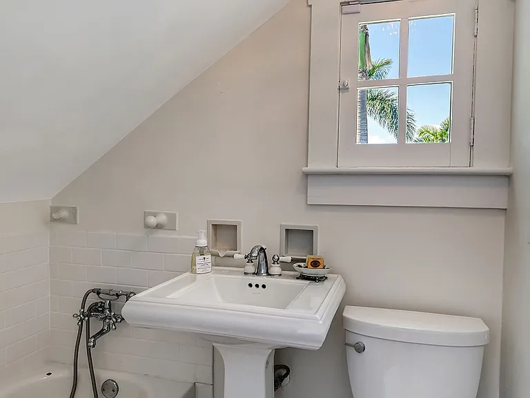 7715 Westmoreland Dr — Photo 64