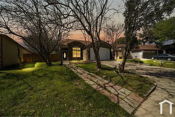 6818 Flaming Ridge Dr — Photo 7