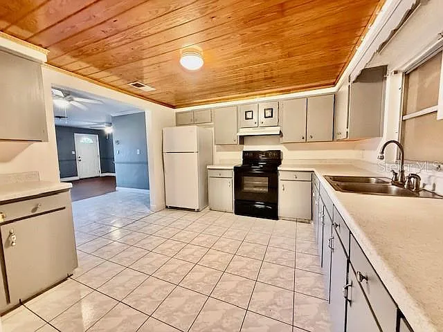 4 Sunshine Blvd — Photo 10