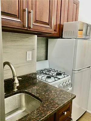 Rented by R New York | media 28