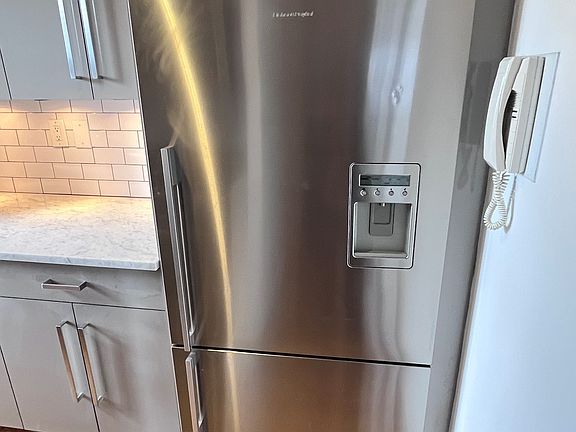 5th image of 400 E 54th St APT 22G