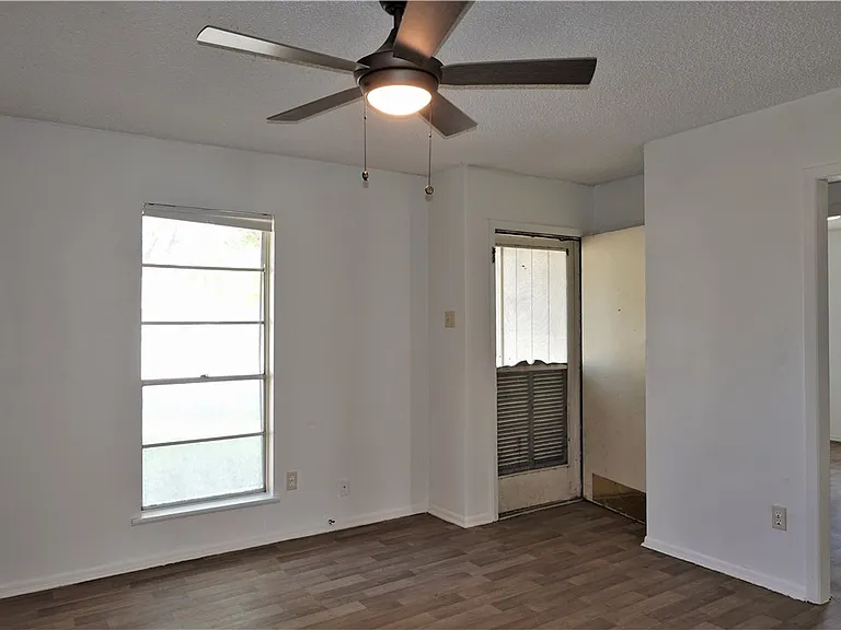 1028 Starlite Dr — Photo 6