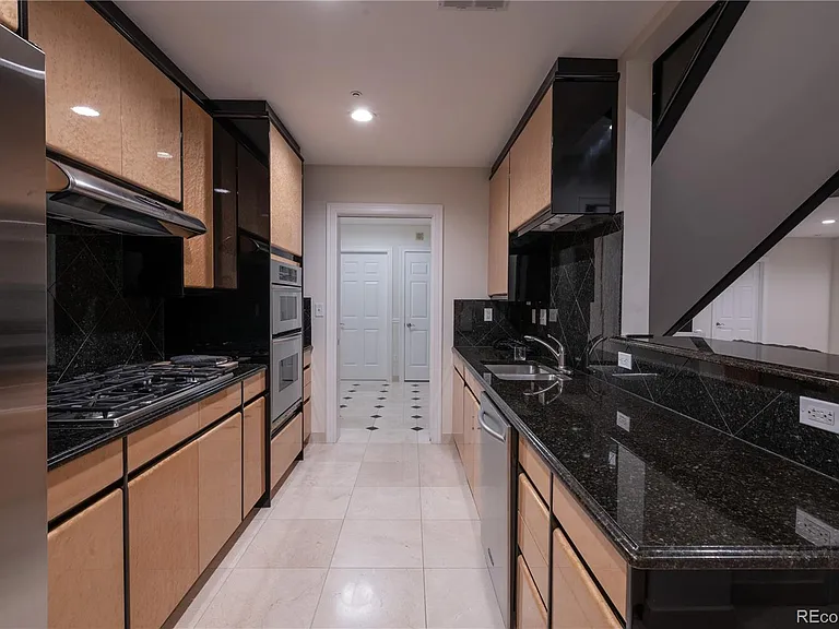 1827 N Grant St #3 — Photo 4