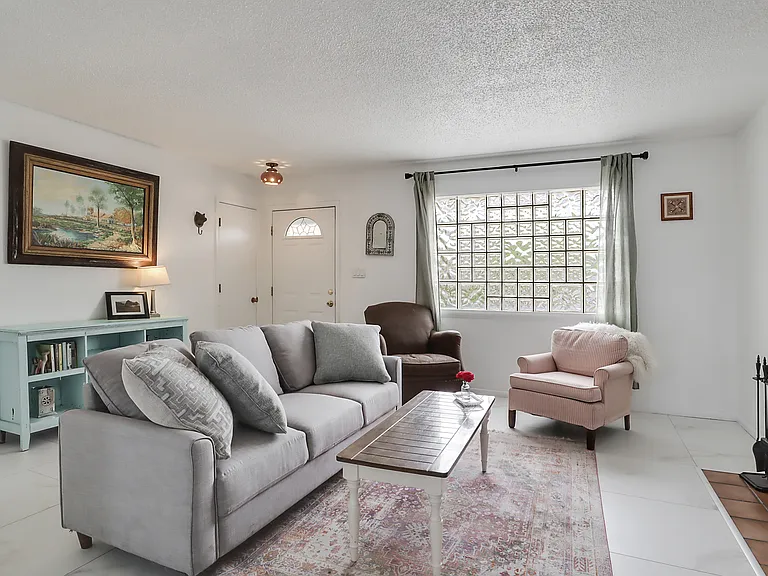 600 Villa Verde Dr SE — Photo 4