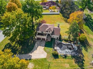 400 Arabian Dr, Raymore, MO 64083