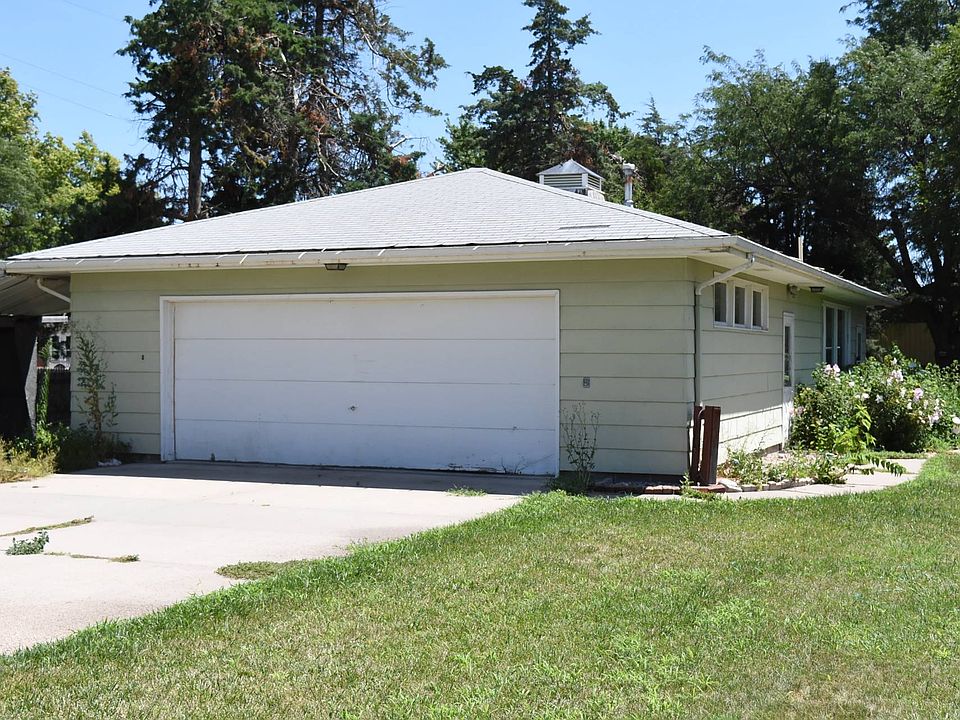 2nd image of 1110 1st St
