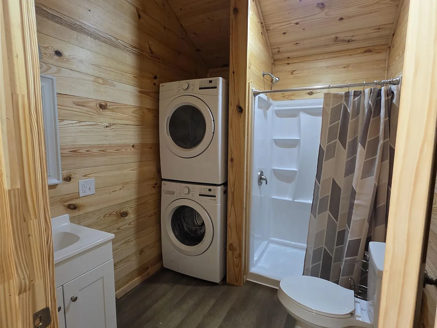 1 bed, 1.0 bath, 504 sqft, $1,050 — Photo 3