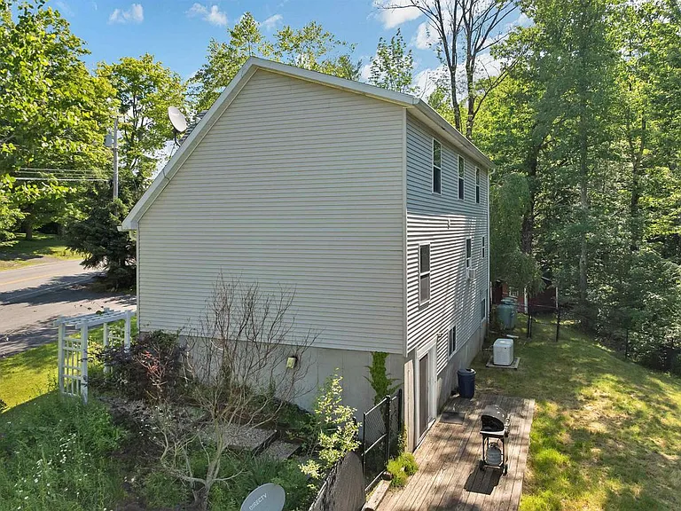 368 Chesham Rd — Photo 49