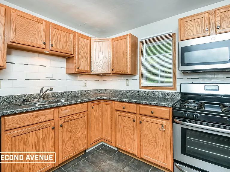 774 Cottonwood Dr — Photo 2