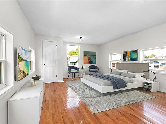 4th image of 1525 W 39th Ave