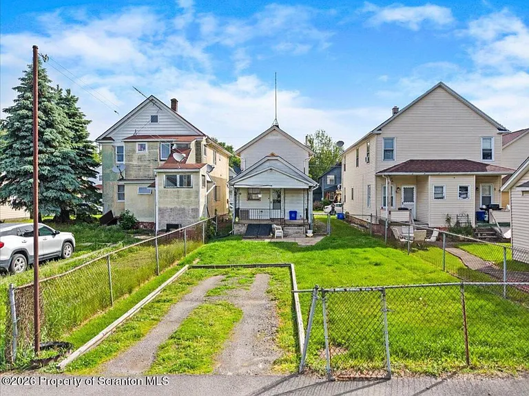 123 Mooney St — Photo 4