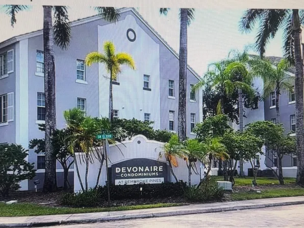 677 SW 111th Ave, Pembroke Pines, FL
