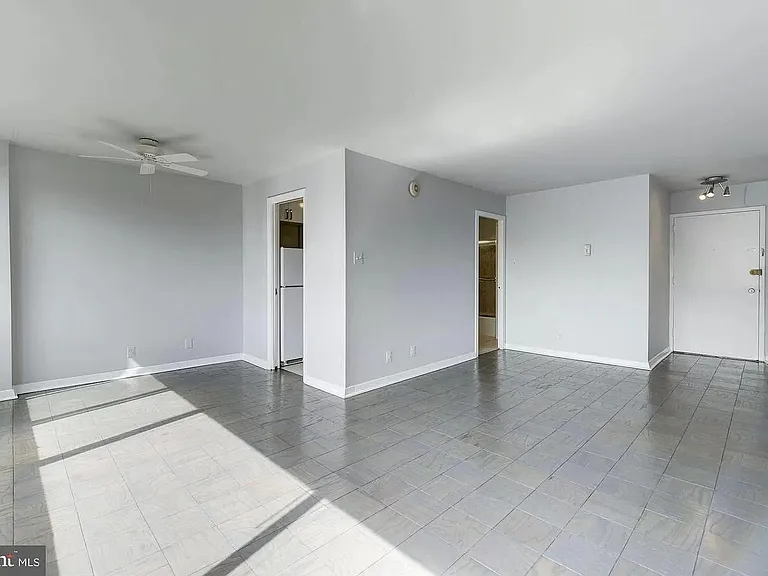 2201 L St NW #812 — Photo 16