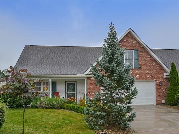 2nd image of 1127 W Sugarberry Ct