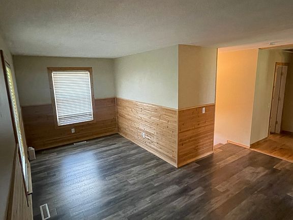 4th image of 807 N Clark Ave