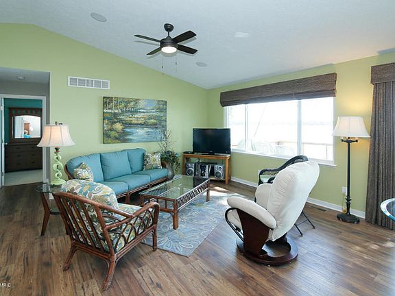 5th image of 9625 Woodlawn Dr