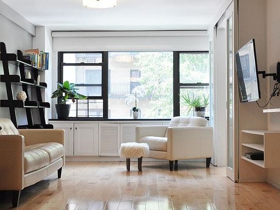 3rd image of 347 E 53rd St APT 2A