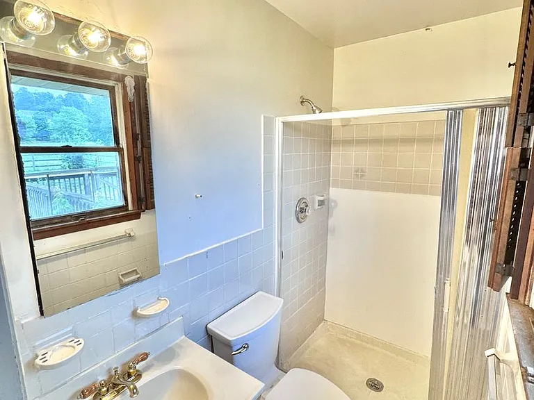 8325 Schantz Rd — Photo 17