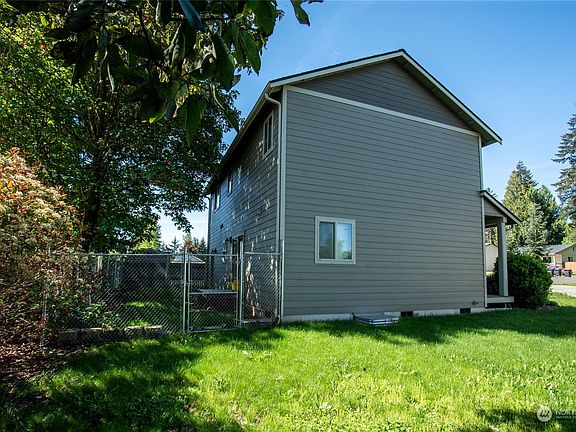 3rd image of 1230 Bay Street