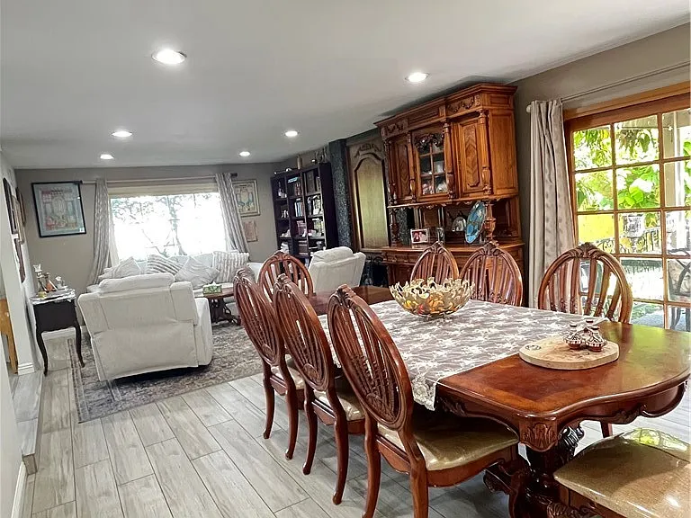 6251 Chimineas Ave — Photo 5