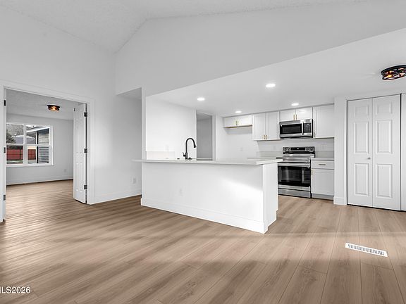 4th image of 6810 Sunkist Dr
