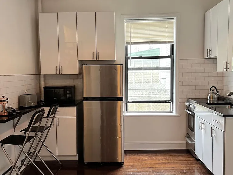 2403 Cambreleng Ave — Photo 9