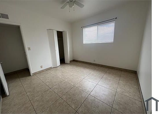 4th image of 419 W 6th Dr APT 4